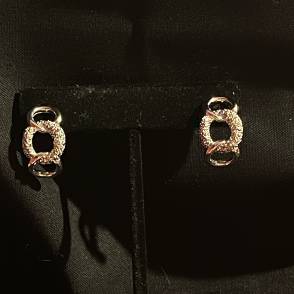 Sterling sliver. 3 Interlocking Circles Earrings - Picture 3 of 6